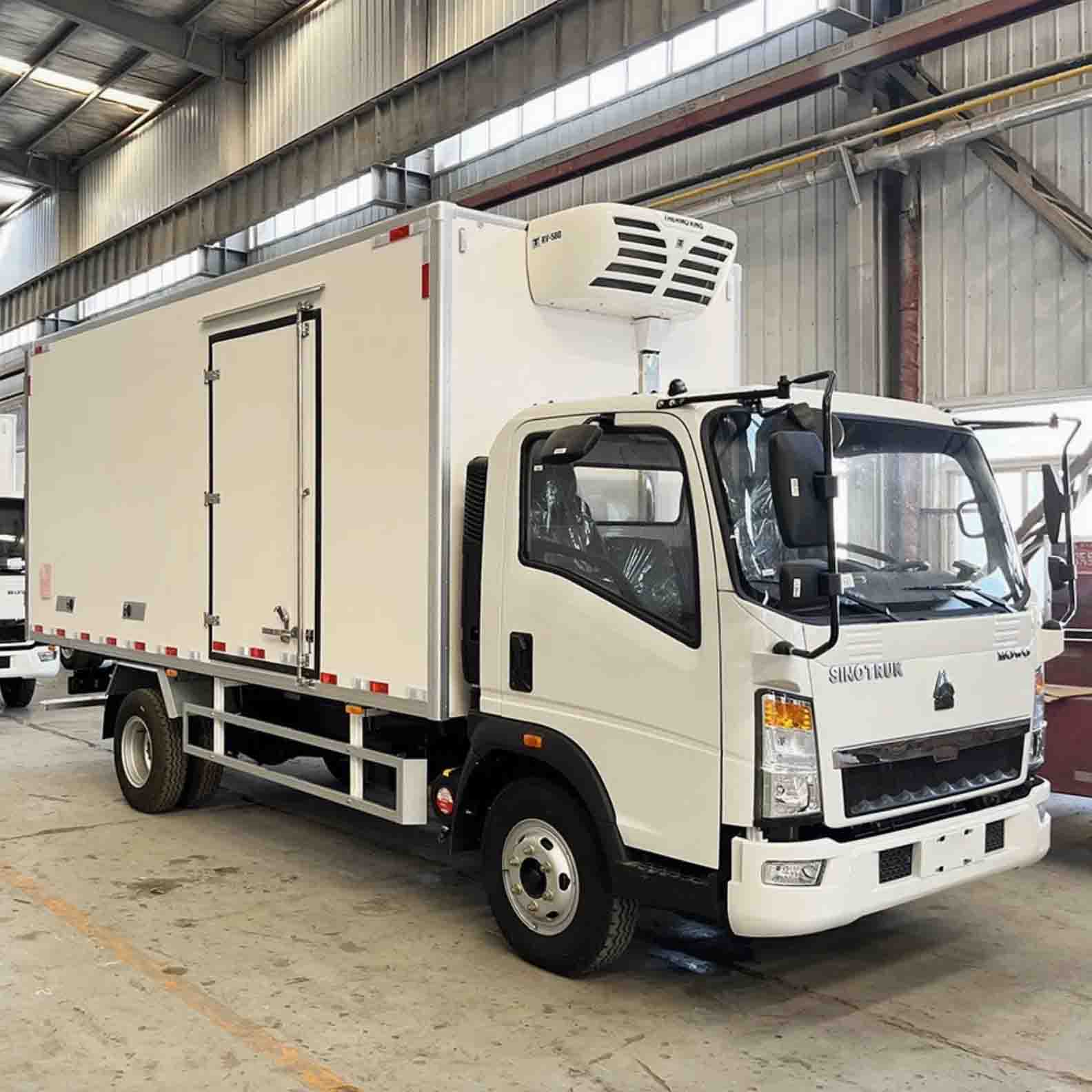 Sinotruk Howo холодильный грузовик 4х2 фургона 4x2
