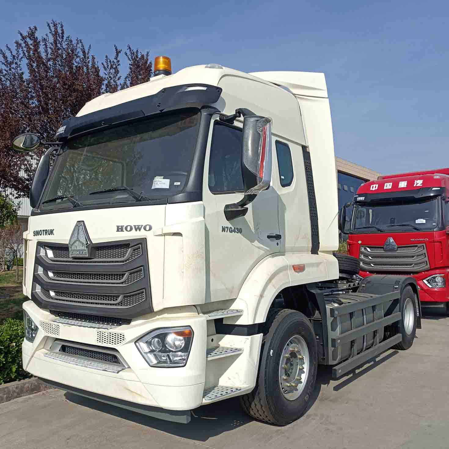 Подержанный тягач Sinotruk Howo 4x2 NX